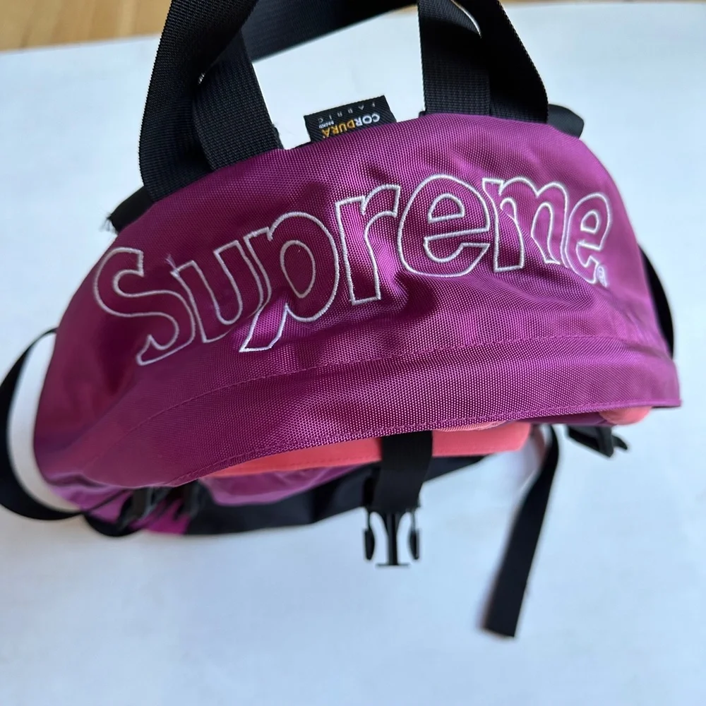 Supreme FW19 Magenta Pink Cordura Backpack - Picture 4 of 9